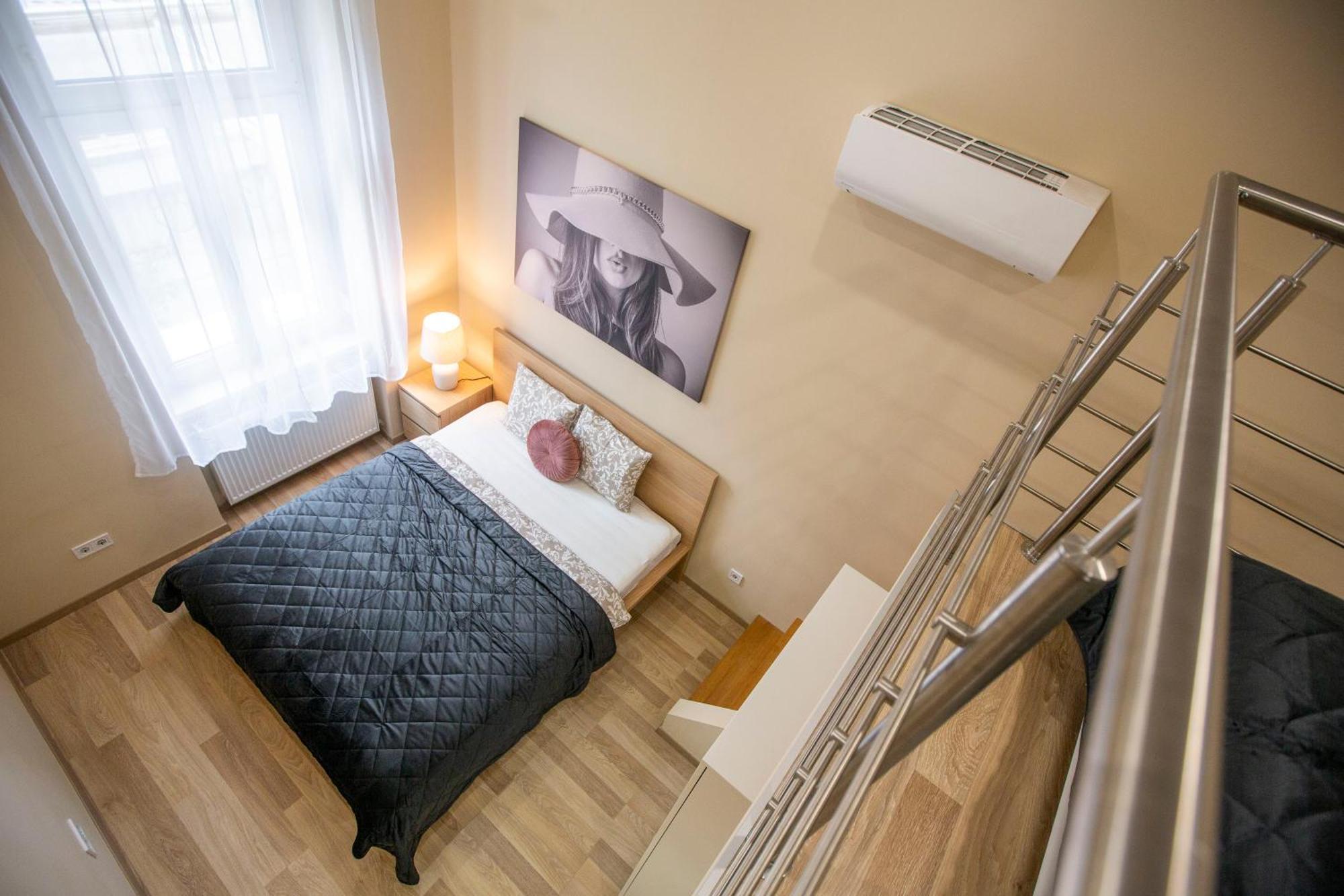 Spacious Bajcsy Residence In The Heart Of Budapesta Exterior foto